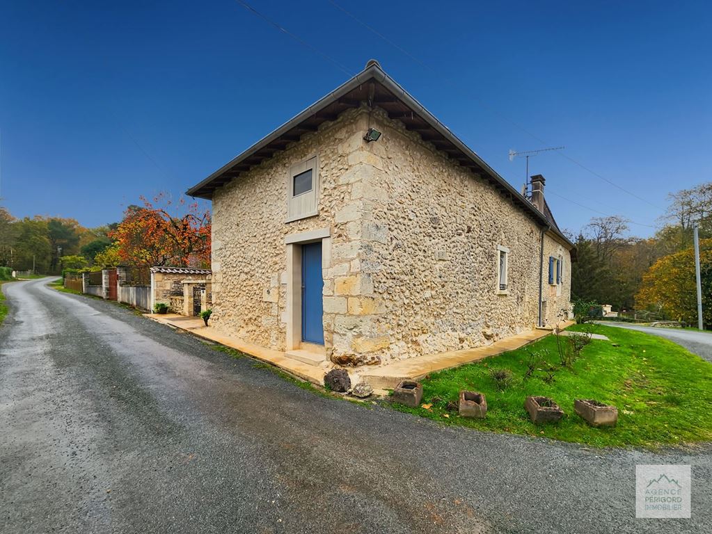 Maison de village SEGONZAC (24600) AGENCE PERIGORD IMMOBILIER